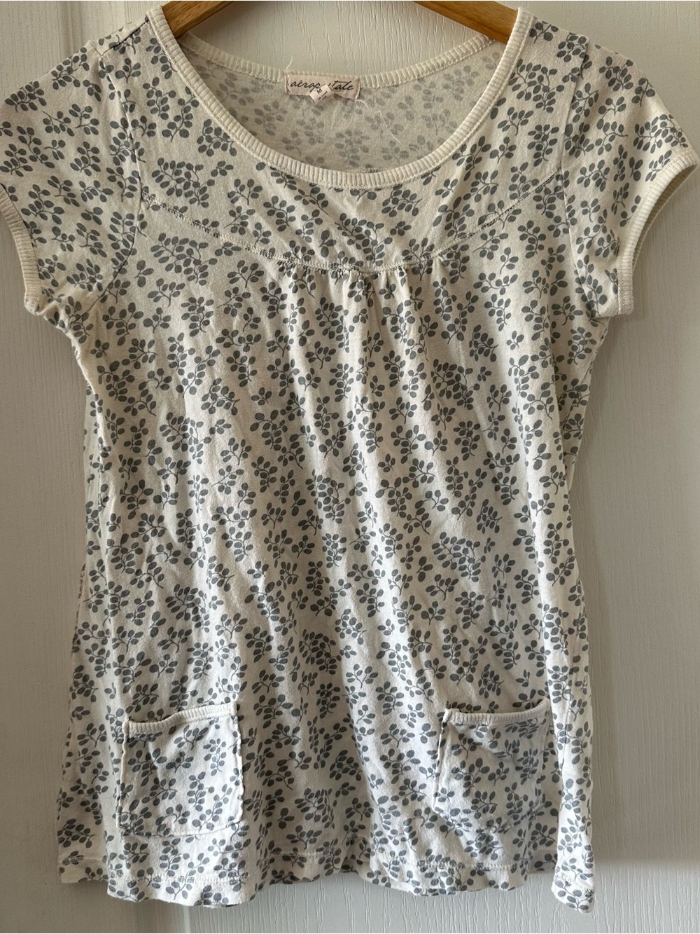 Aeropostale gray leaves tee